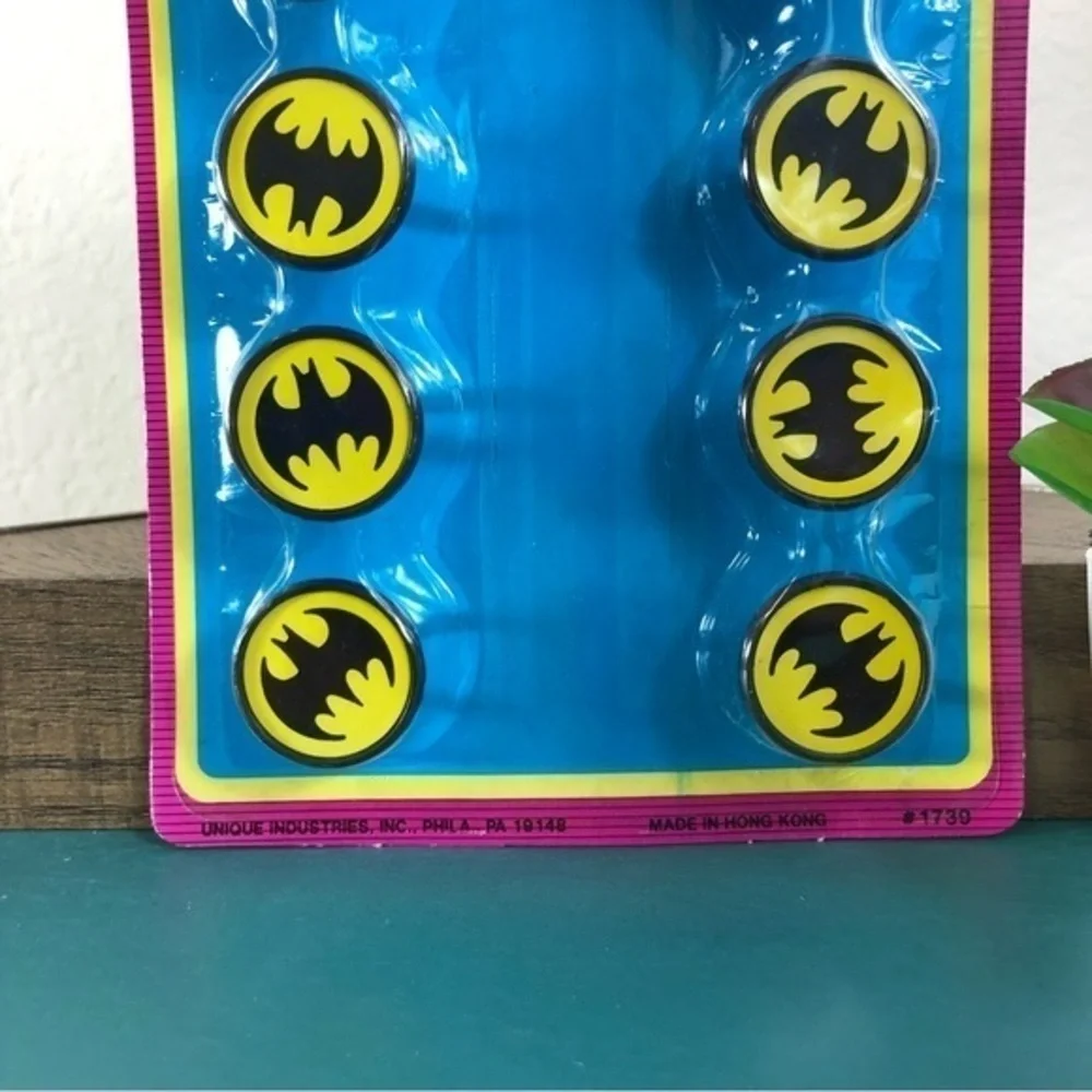 Batman Returns Rings 8 Party Favors Vintage 1992 DC Comics New In Packaging